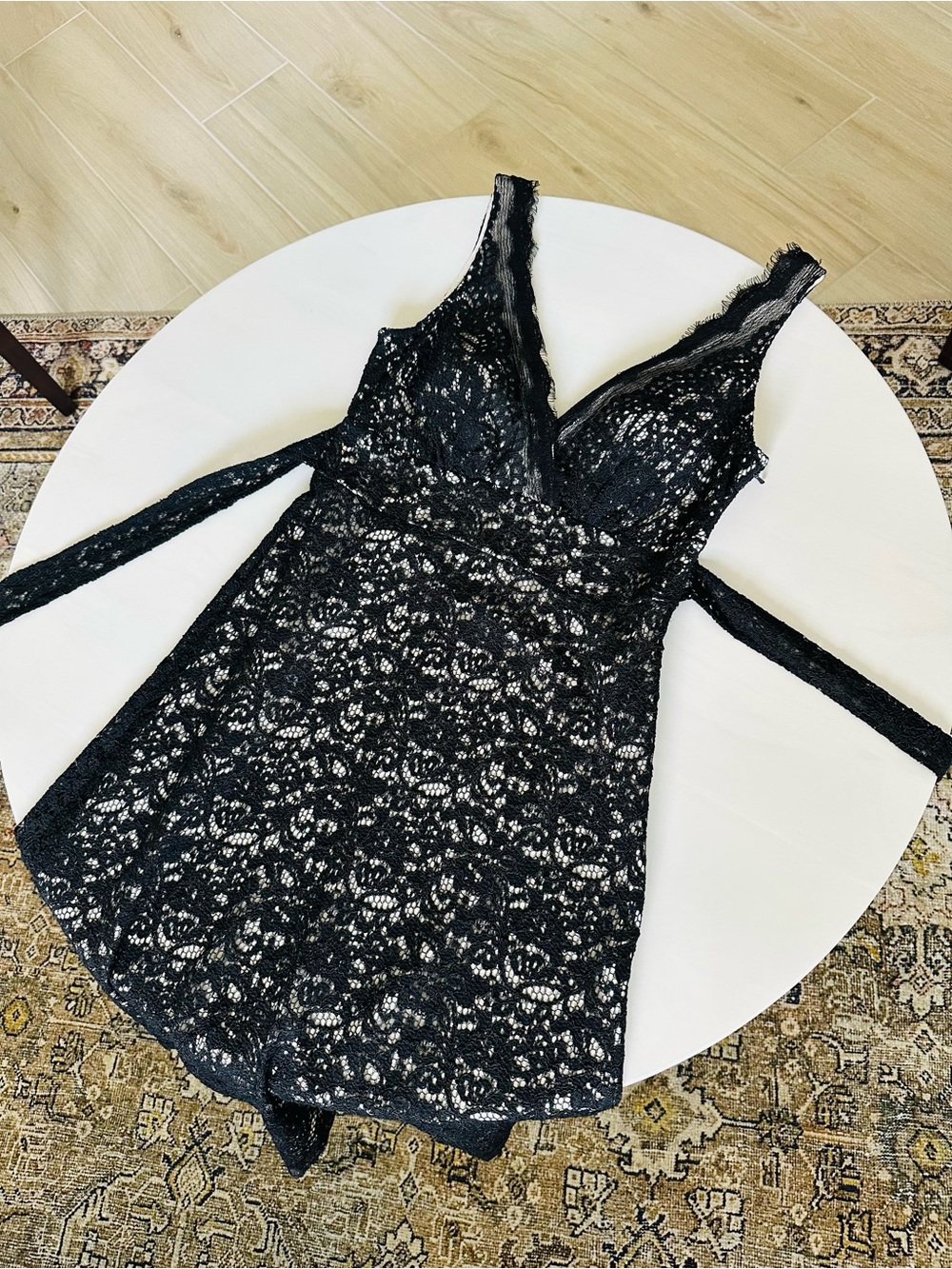 WHBM✨Black Lace V-Neck Midi Dress